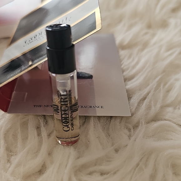 Assorted Perfume Sample Collection - Picture 6 of 8